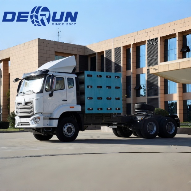 รถบรรทุกรถแทรกเตอร์ Sinotruk Howo 6x4 CNG NX